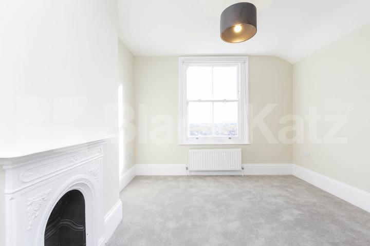 Five bedroom house split over three floors with lovely south facing garden Harberton Road, Archway / Highgate